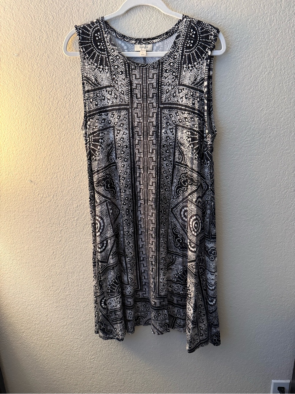 Sleeveless Black & White Patterned Swing Dress